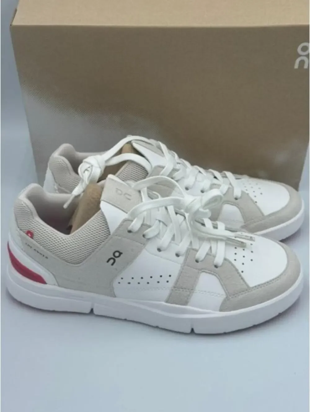 On Cloud The Roger Clubhouse Sneakers Women's Size 8.5 NEW